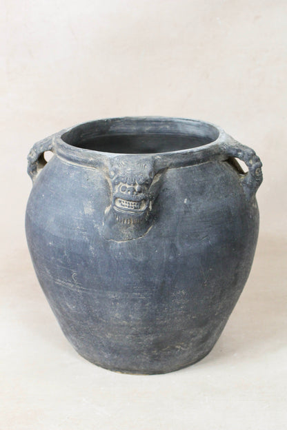 Vintage Lion Ears Dark Pot - DE.38