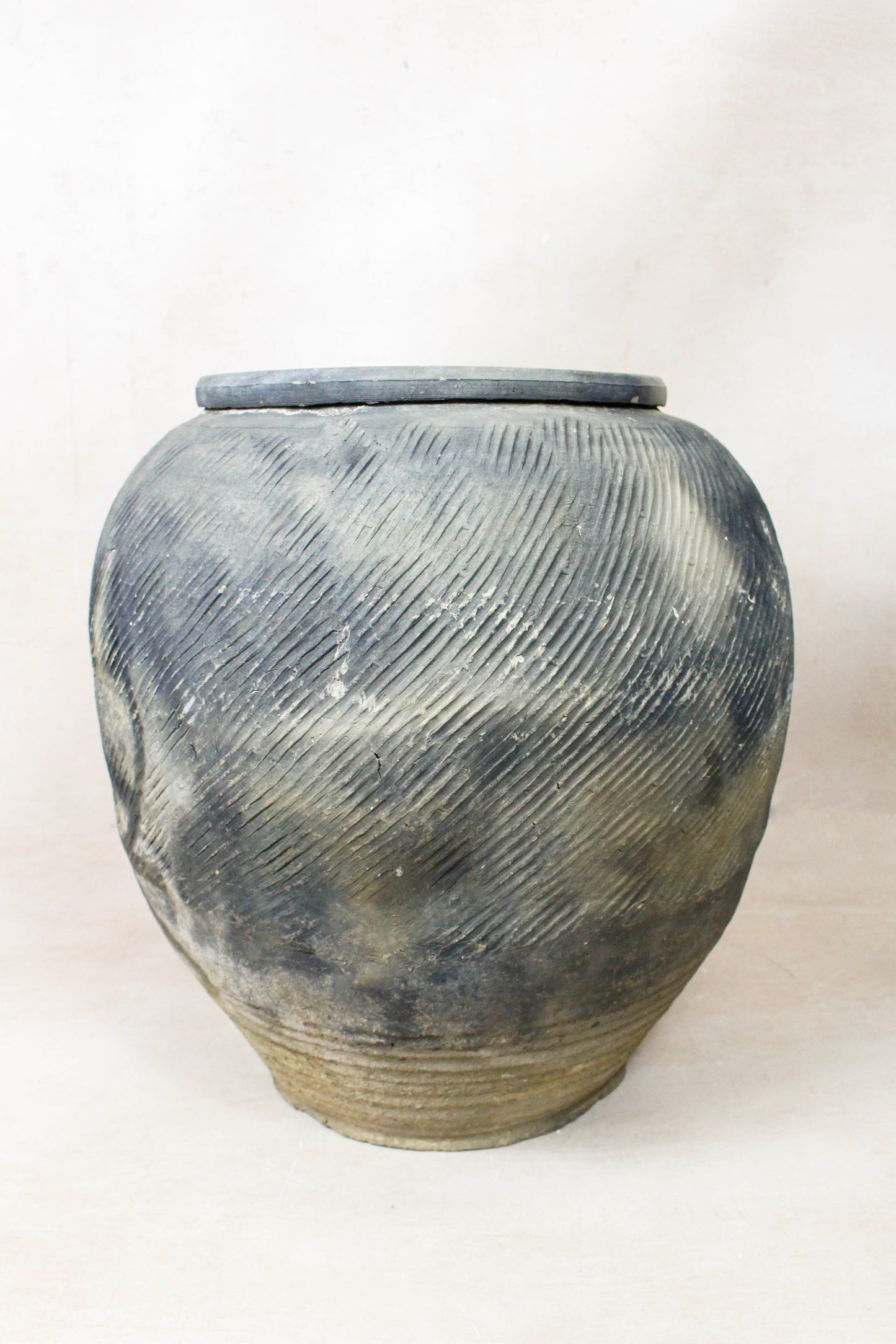 Vintage Textured Grey Pot - VT15