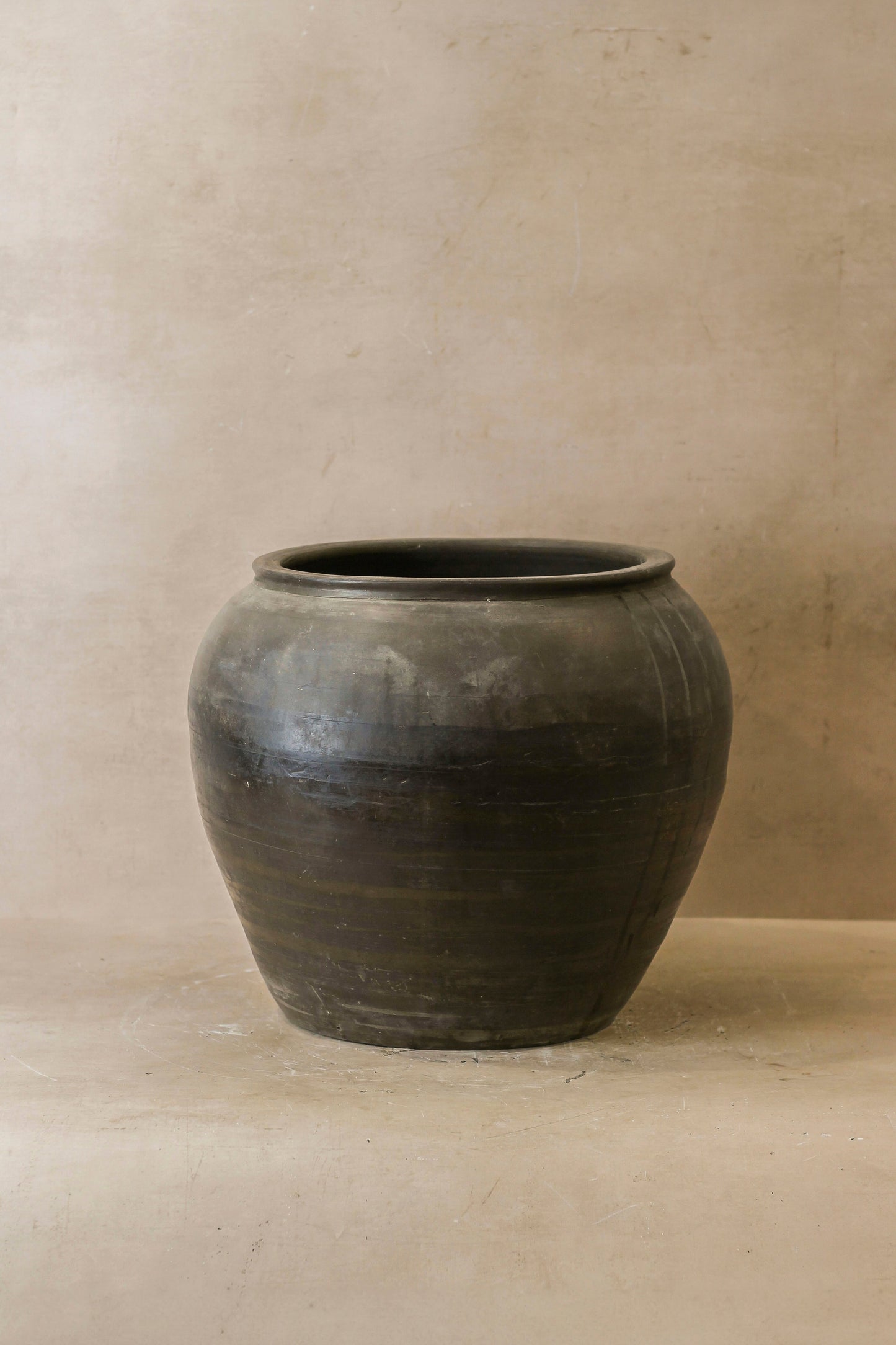 Vintage Dark Pot - No 58