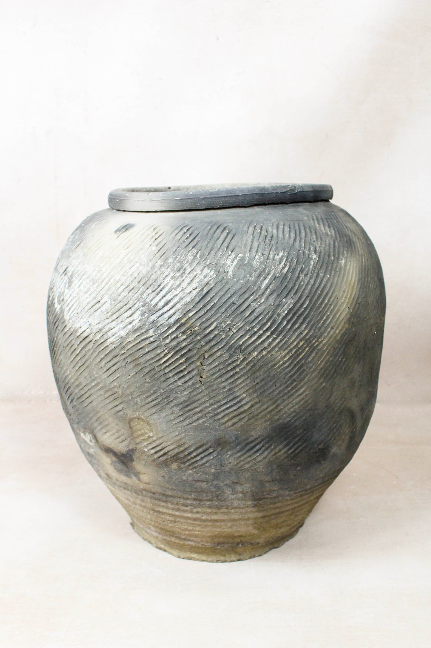 Vintage Textured Grey Pot - VT15