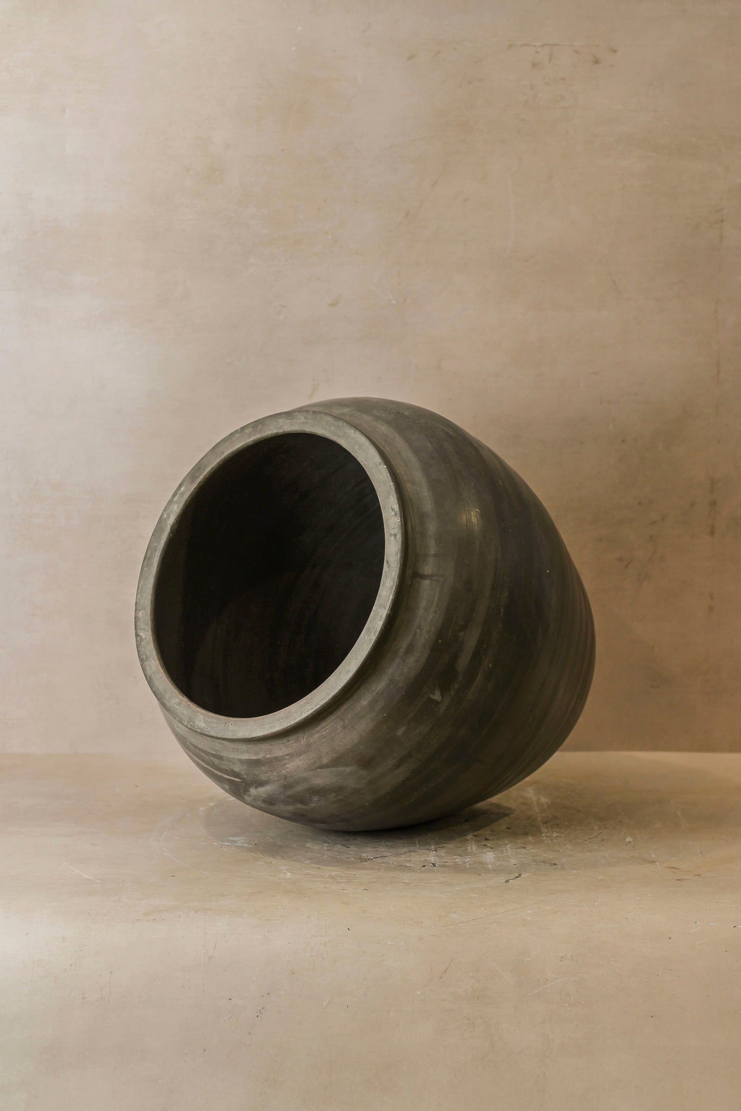 Vintage Dark Pot - No 58