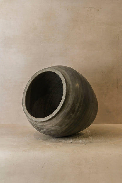 Vintage Dark Pot - No 58
