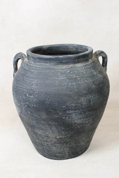 Vintage Dark pot with ears - E2.8
