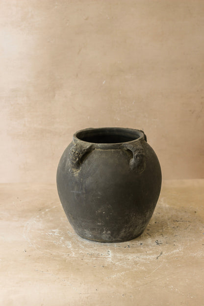 Vintage Lion Ears Dark Pot - De4.8