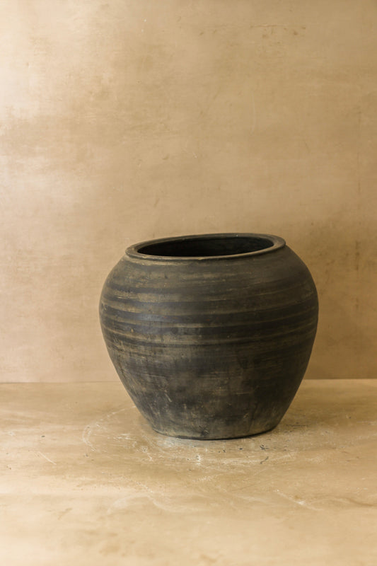 Vintage Dark Pot - No 63