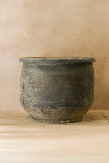 Big Old Grey Asian Pot - L011