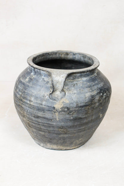 Vintage Dark pot with ears - E2.10