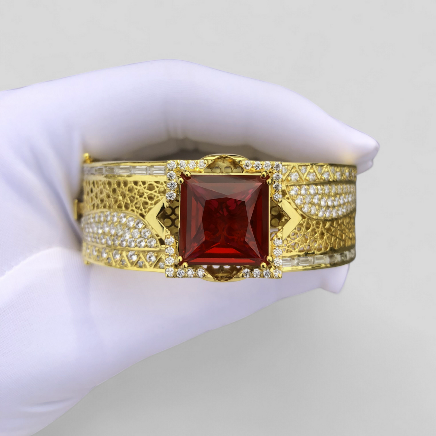 Jaan Aalam Bangle