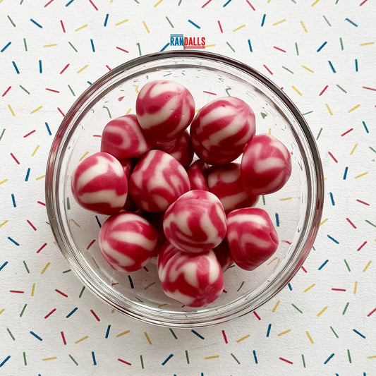 KINGSWAY STRAWBERRY TWIST KISSES - 100g (BRITISH)