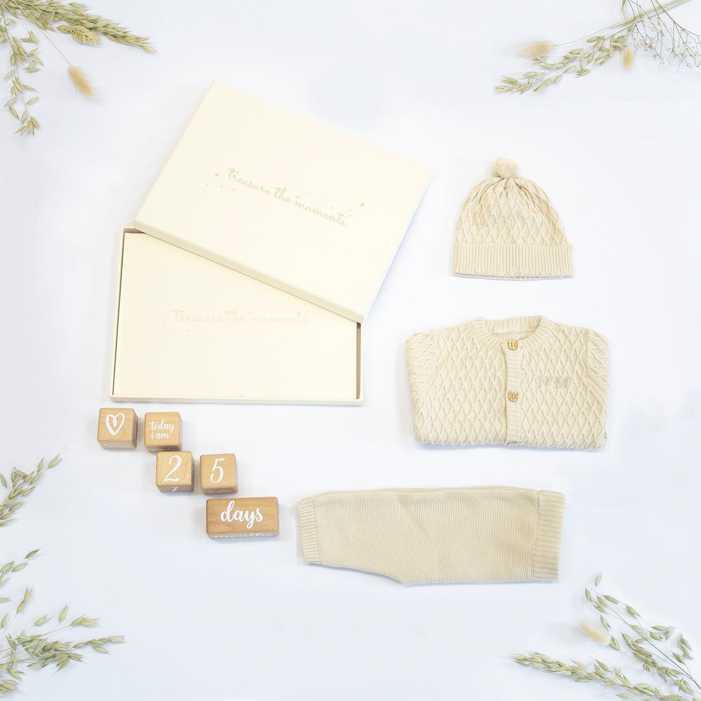 HELLO BABY GENDER NEUTRAL GIFT SET