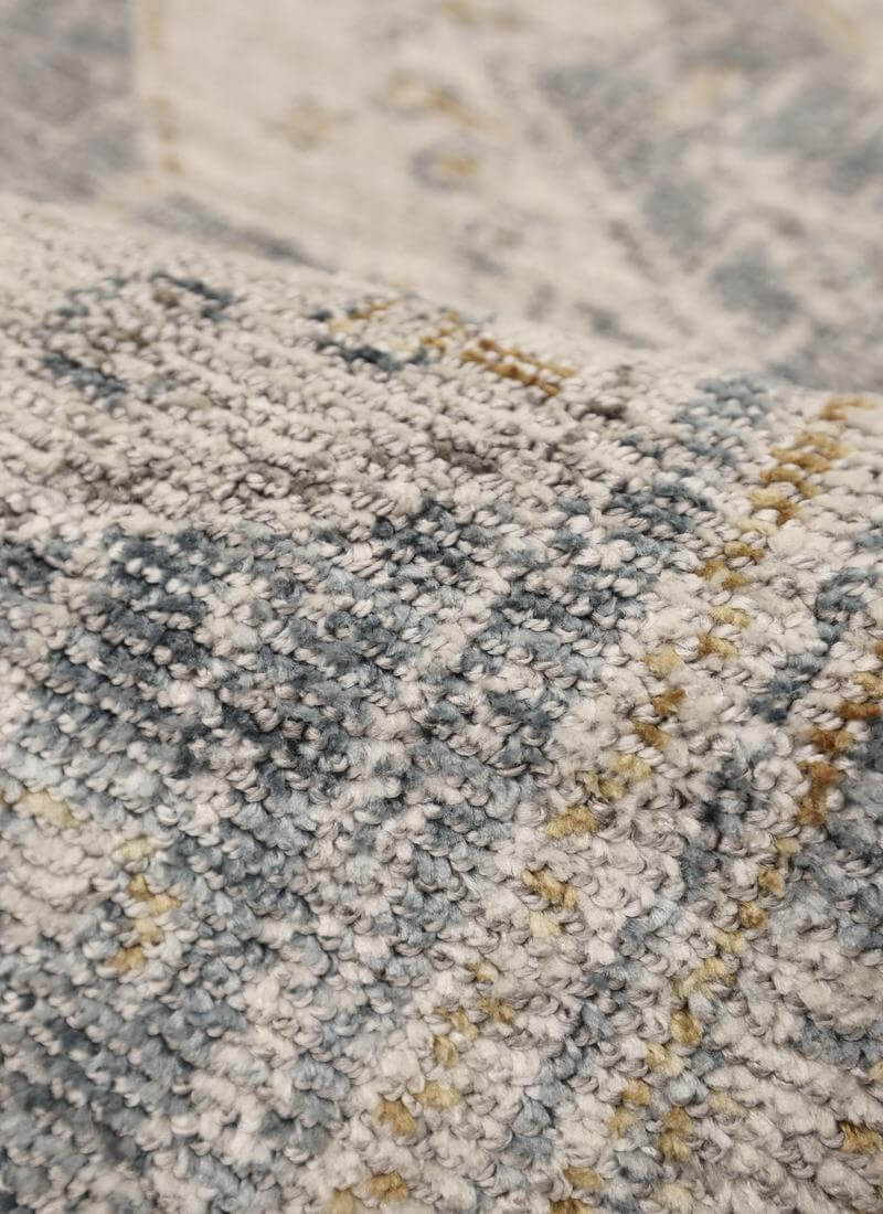 Traditional Medallion Vintage Rug with Cotton Fringe