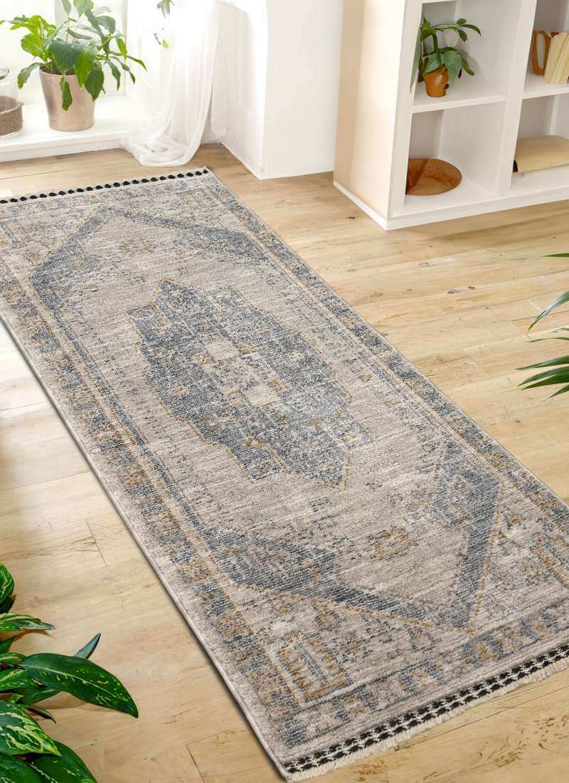 Traditional Medallion Vintage Rug with Cotton Fringe