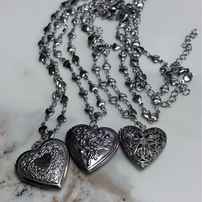 INS Heart-Shaped Flip Carved Necklace