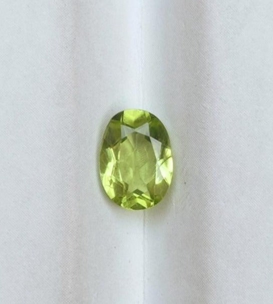 1.40ct Peridot Gemstone- Olivine - Chrysolite Gem - August Birthstone - 7.8x5.5x3.5mm
