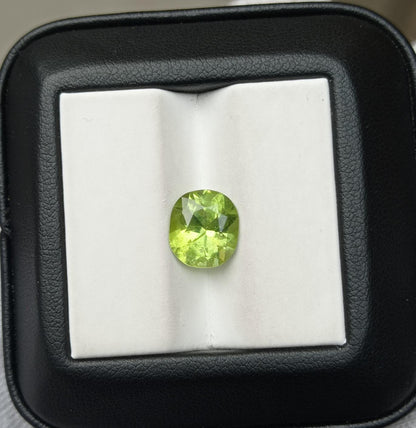 3.60ct Peridot Gemstone- Olivine - Chrysolite Gem - August Birthstone -  10x9x6mm