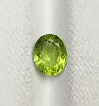 3.25ct-Peridot Gemstone- Olivine - Chrysolite Gem - August Birthstone -  10x8x5mm