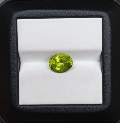 2.9ct Peridot Gemstone- Olivine - Chrysolite Gem - August Birthstone -  12x9mm