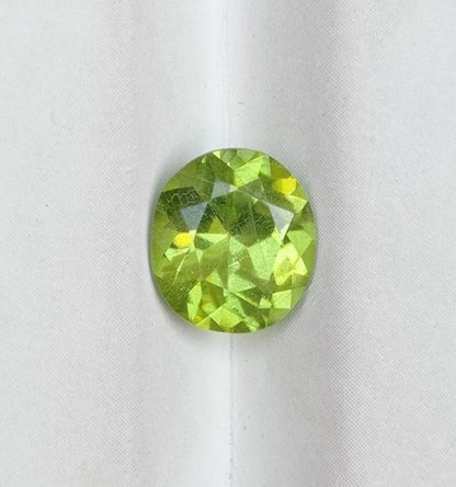 2.5ct Peridot Gemstone- Olivine - Chrysolite Gem - August Birthstone -  9x8x5mm
