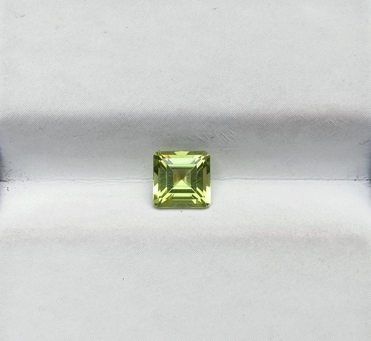 0.80ct Peridot Gemstone- Olivine - Chrysolite Gem - August Birthstone - 5x5x3.7mm
