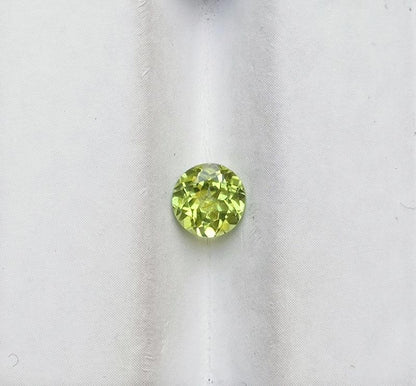0.95ct Peridot Gemstone- Olivine - Chrysolite Gem - August Birthstone - 6x6x3.7mm