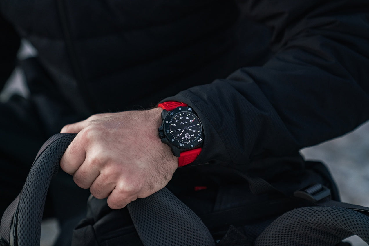 Luminox Master Carbon SEAL Automatic 45 mm Military Dive Watch - Black Dial Red Strap
