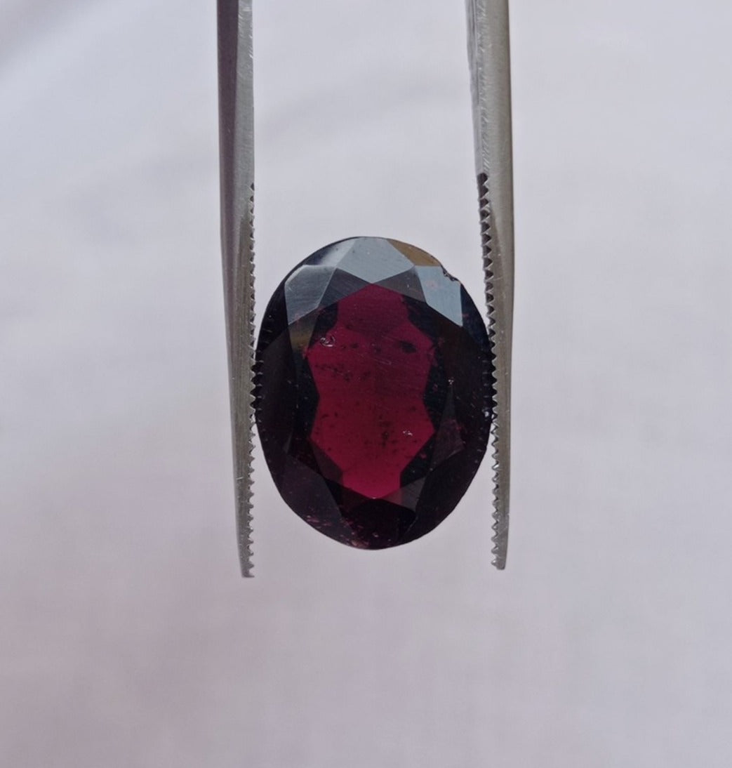 10.75ct Rhodolite Garnet - Natural Faceted Rhodolite Garnet -  17x13x5mm