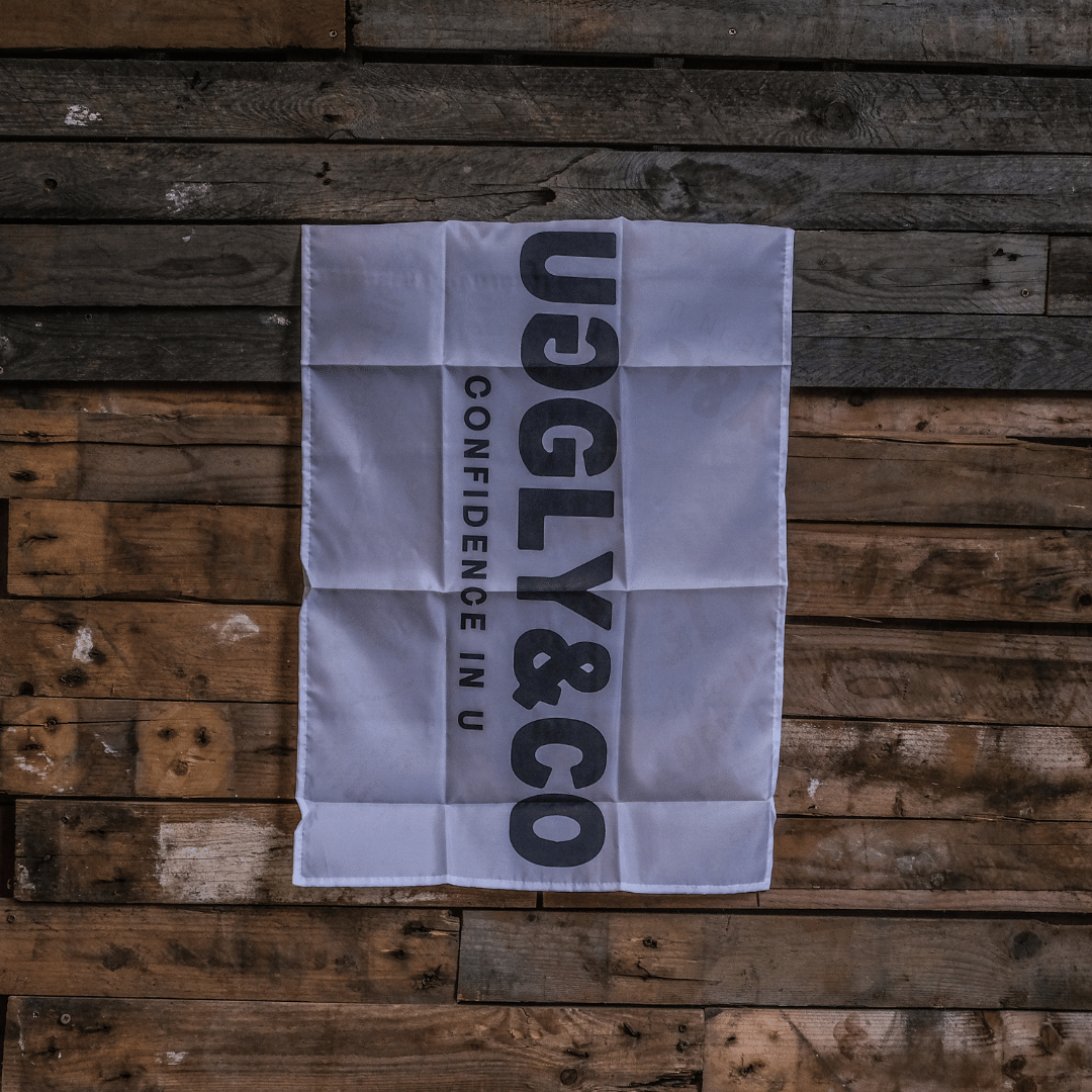 Uggly&Co, Paddock Flag
