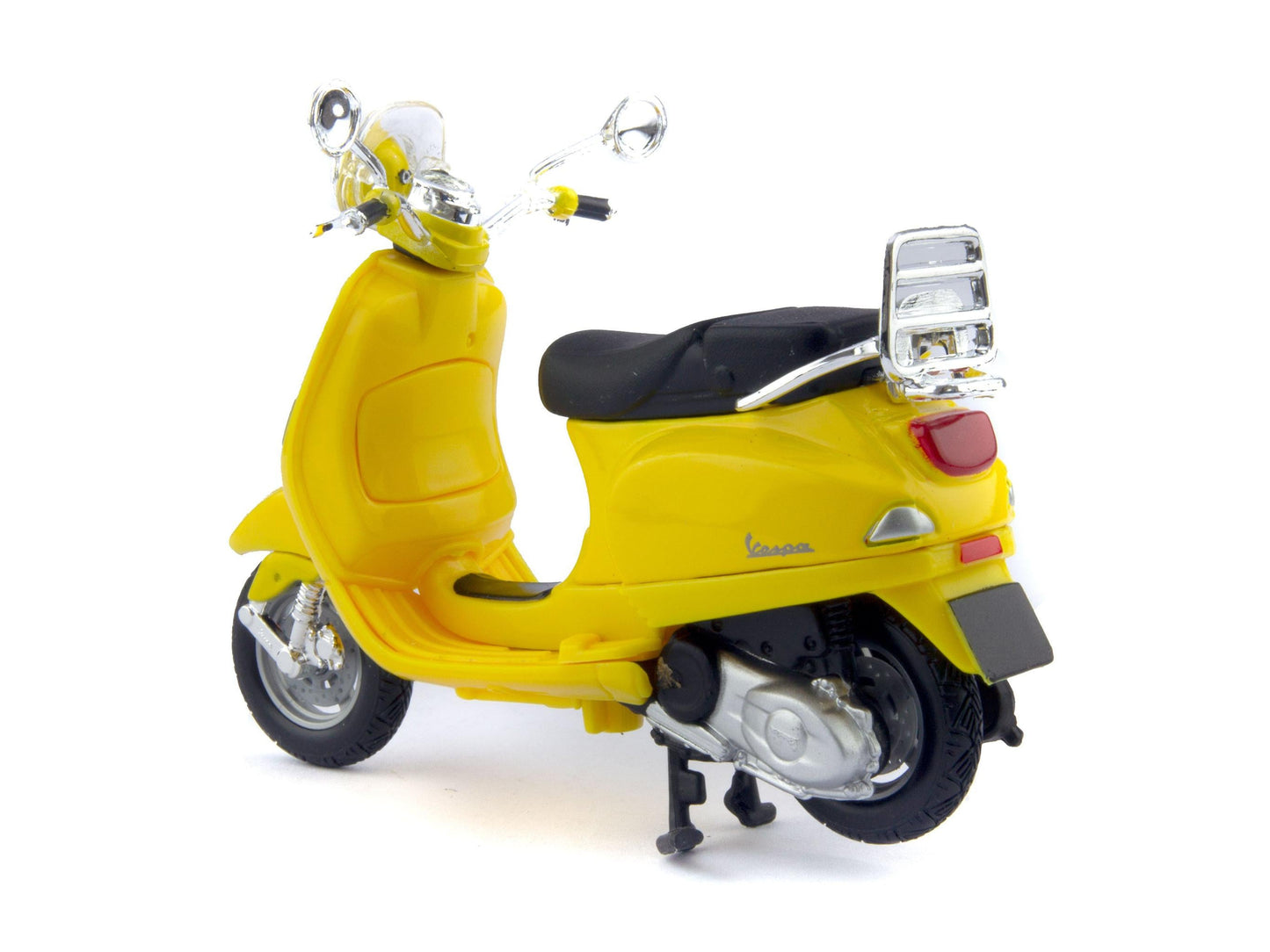 Vespa LXV 2013 Yellow 1:18 Scale Maisto Diecast Model