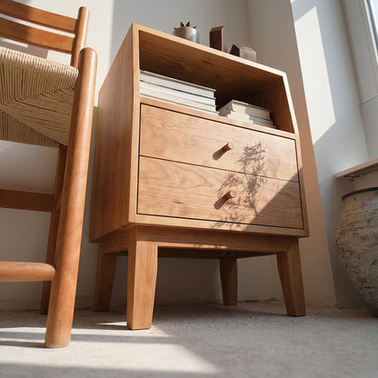I09 Bedside Table