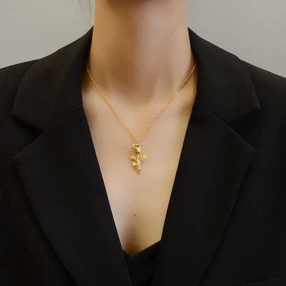 Rose Vintage Pendant Necklace