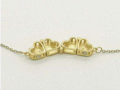 Net Red Clover Enamel Necklace