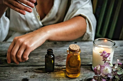 Pure Cold Pressed Neem Oil - 100% Natural Skin and Hair Care Elixir - Antimicro