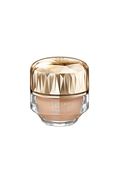 Clé De Peau Beauté Foundation SPF 22 – Light Tan Ocher (O40), 1 Fl Oz