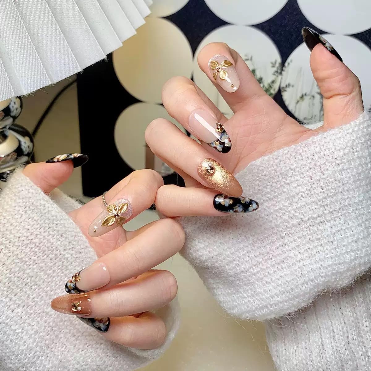 CTTHNBD Medium Almond Press-On Nails with Flower Design – Black & Gold Glossy (Size L)