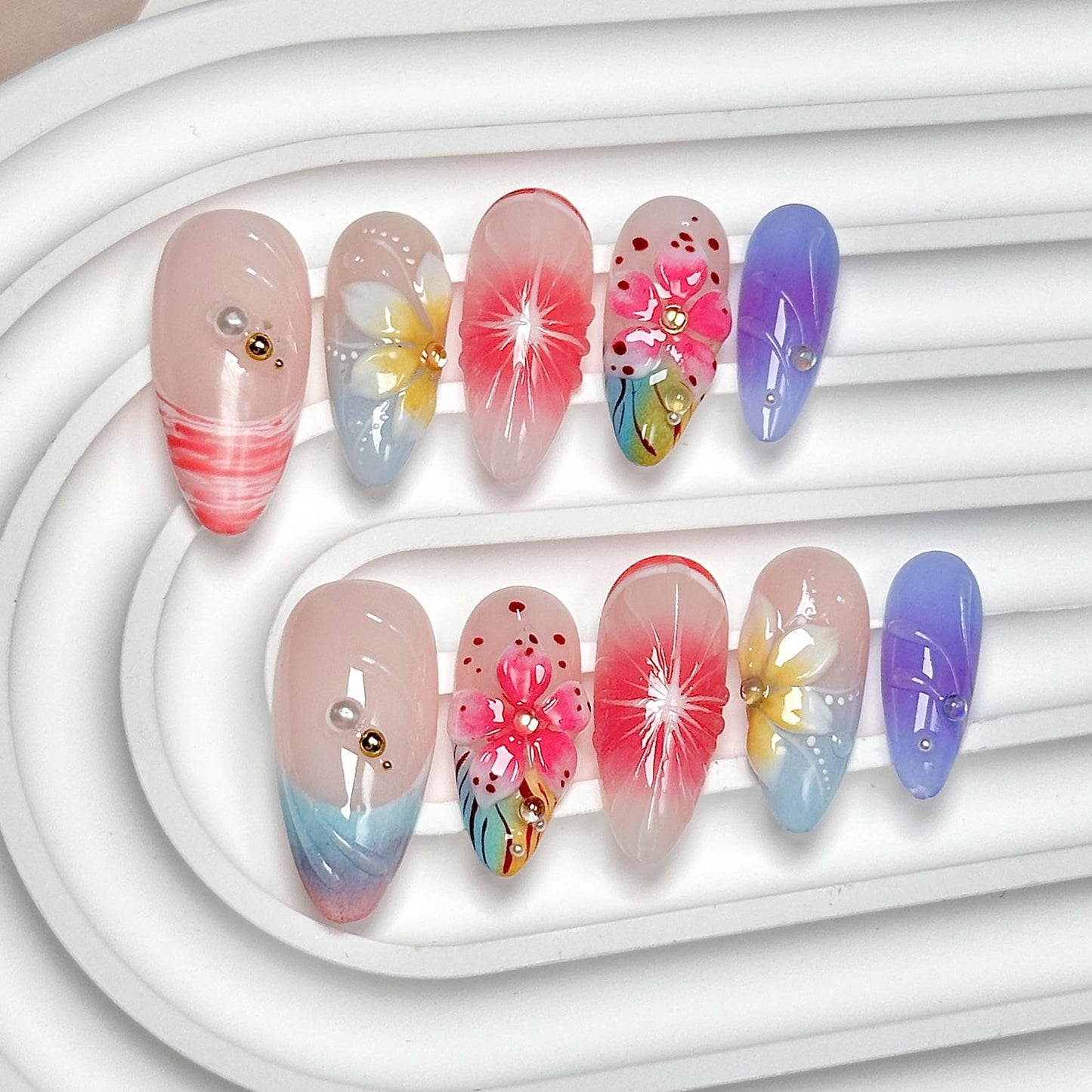 CTTHNBD Medium Press On Nails Almond – Flower Design, Size S