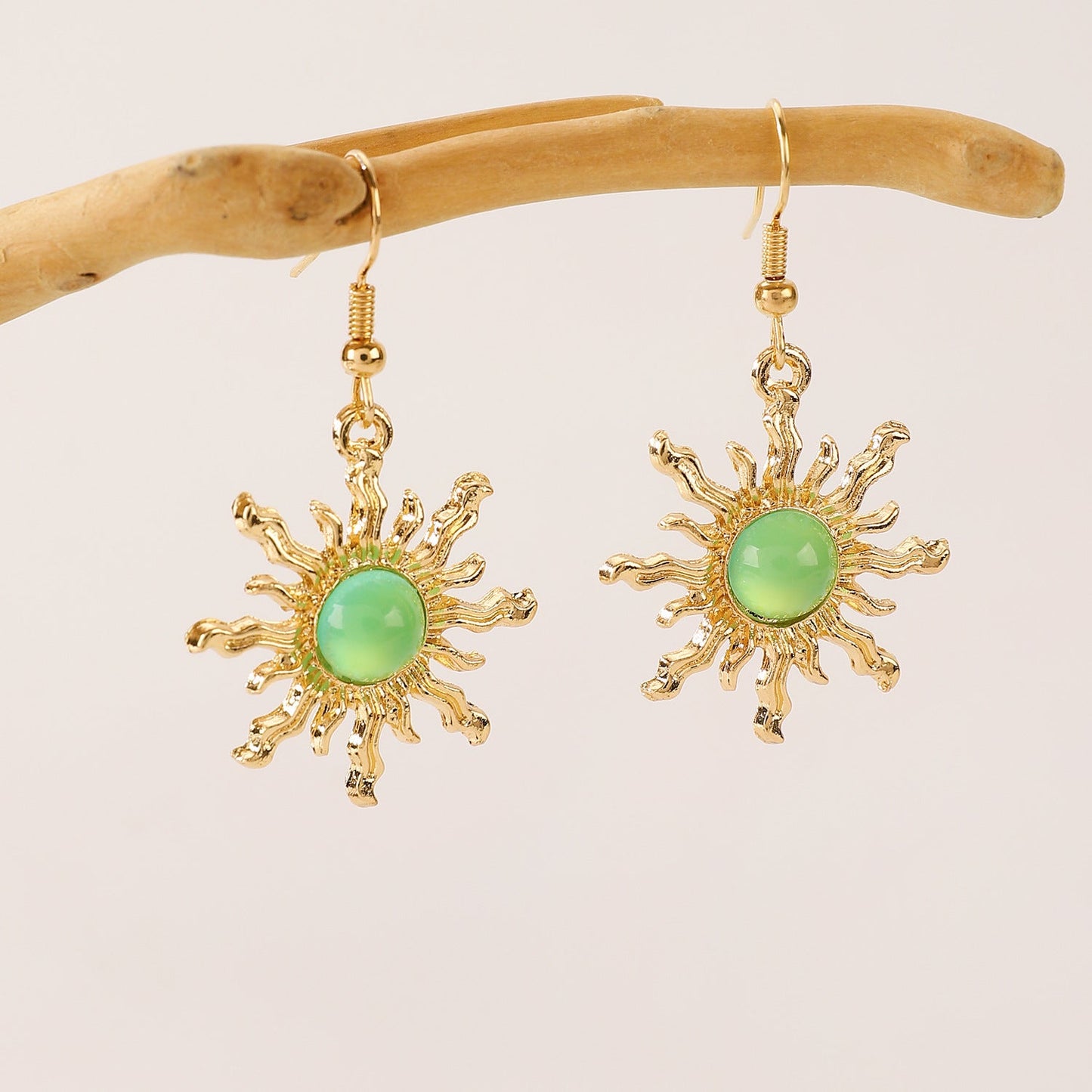 Vintage Sun Vug Stud Simple Earrings