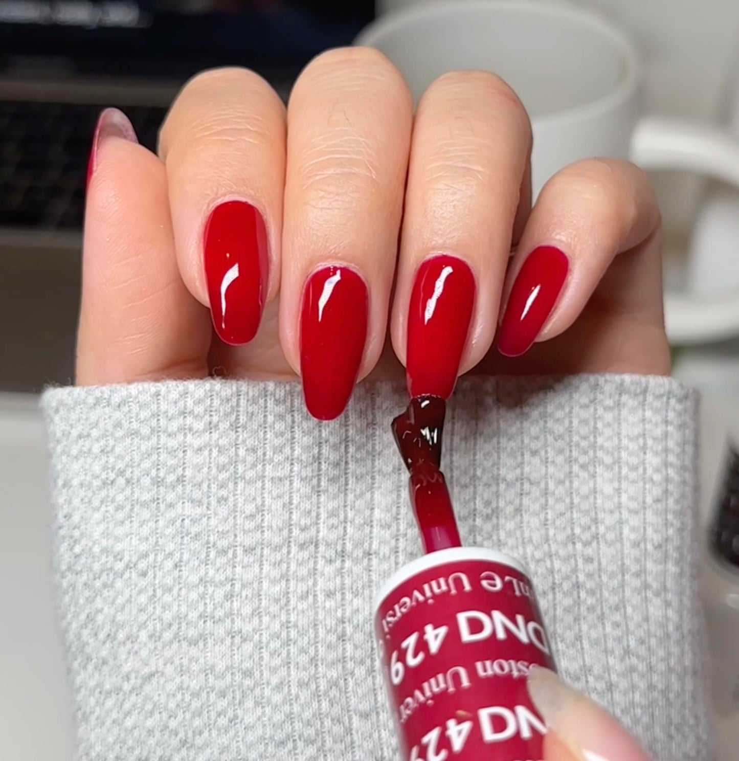 DAISY DND Gel Polish Set – Boston University Red Duo, 0.5 Fl Oz
