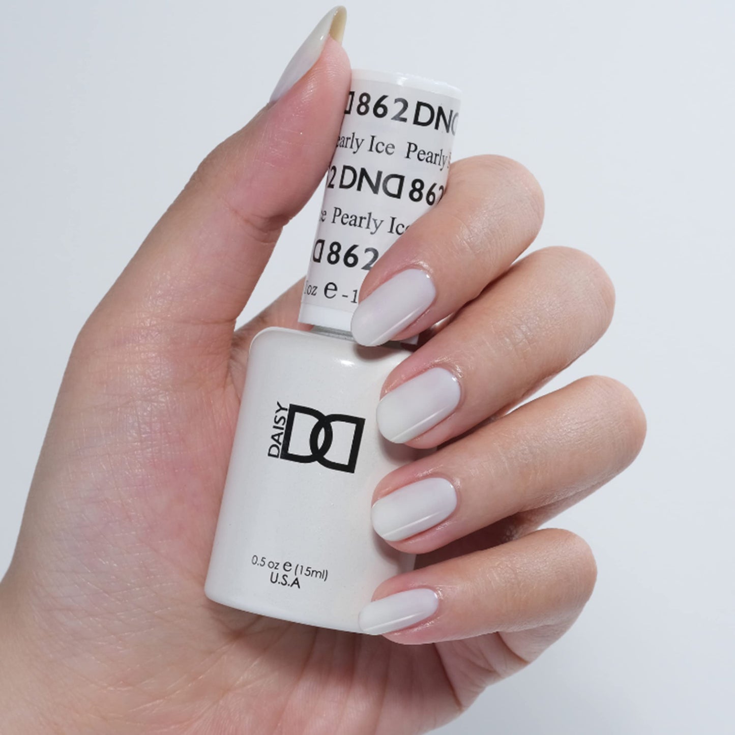 DAISY DND Gel Polish Set – Pearly Ice 862 Sheer Gel Polish + Matching Lacquer Duo (0.5 fl oz each)