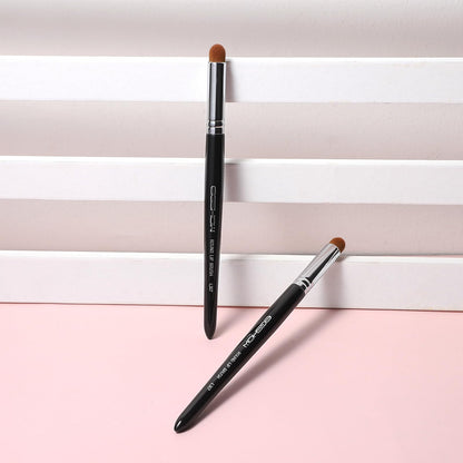 EIGSHOW Lip Brush Round Lip Smudge – Multi-Purpose Makeup Applicator (L307)