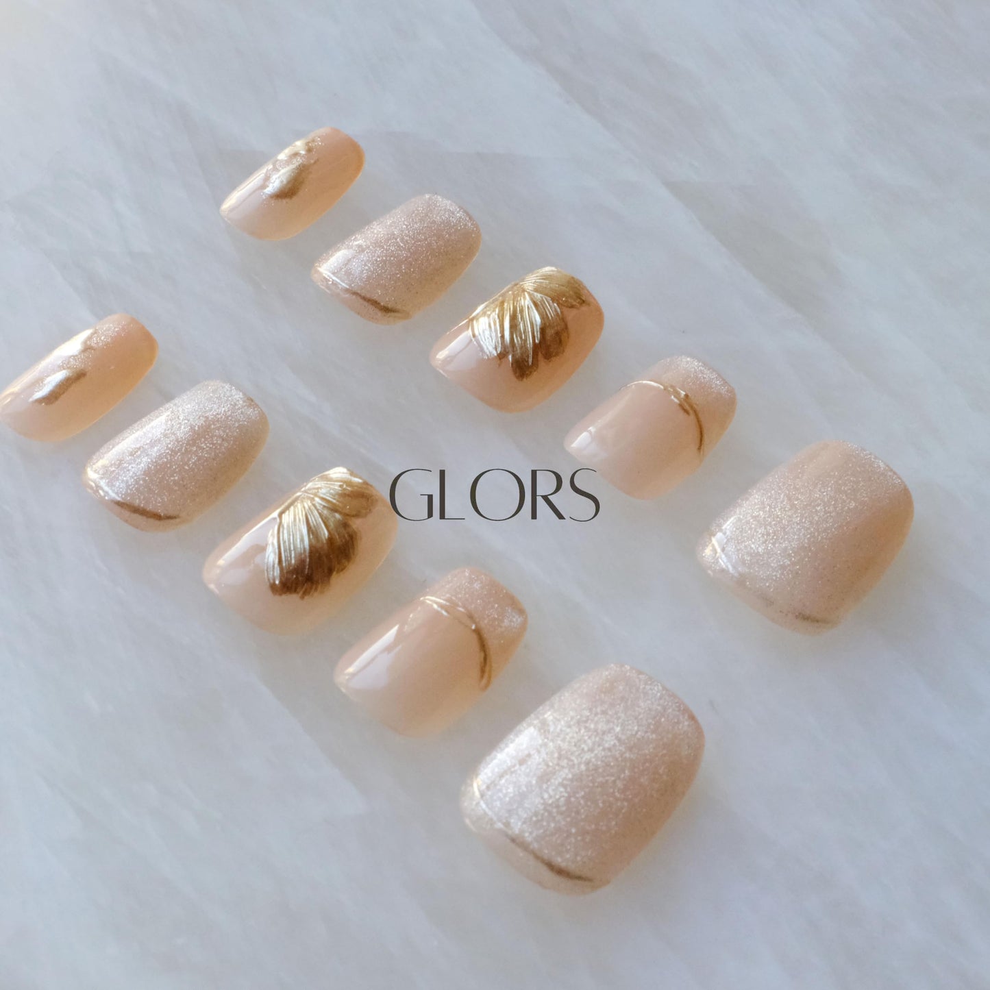 [GLORS] Purely Handmade Press On Nails | Flower Dance - Cat-Eye & Icy Nude Short Square, 10 Pieces