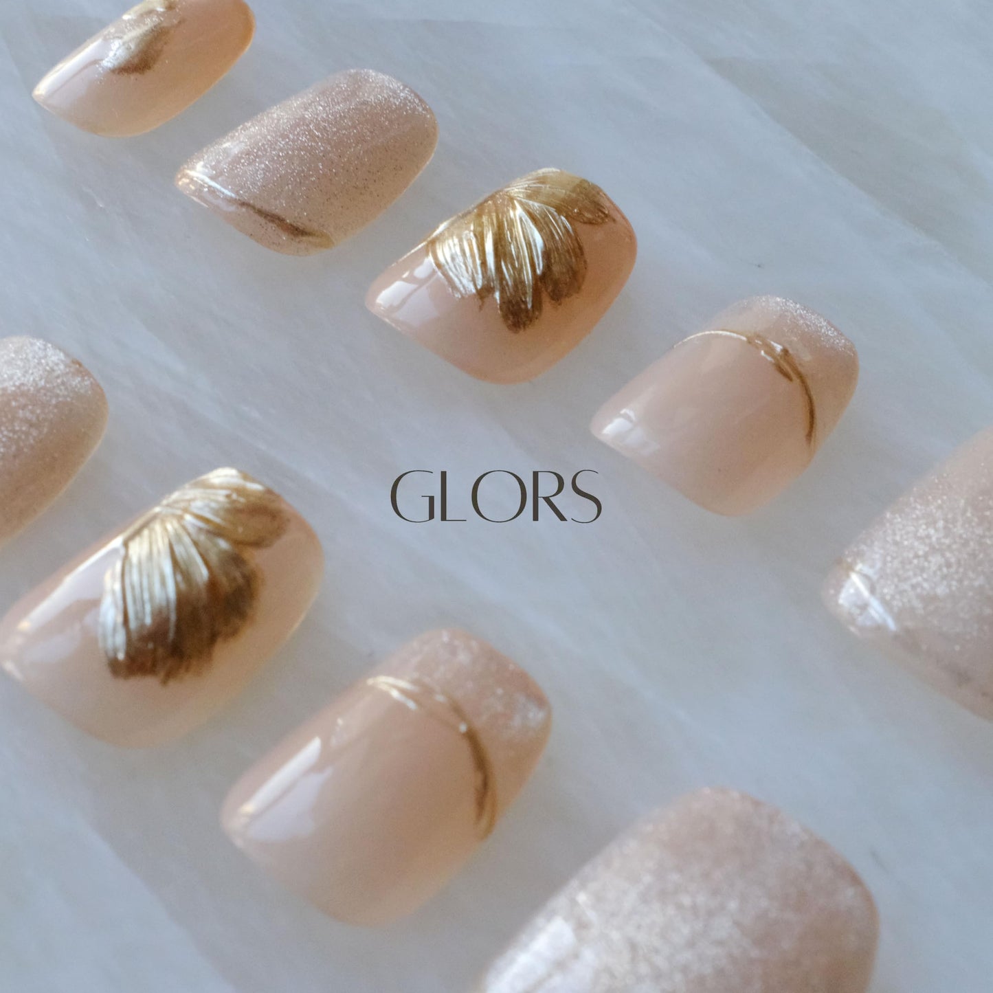 [GLORS] Purely Handmade Press On Nails | Flower Dance - Cat-Eye & Icy Nude Short Square, 10 Pieces