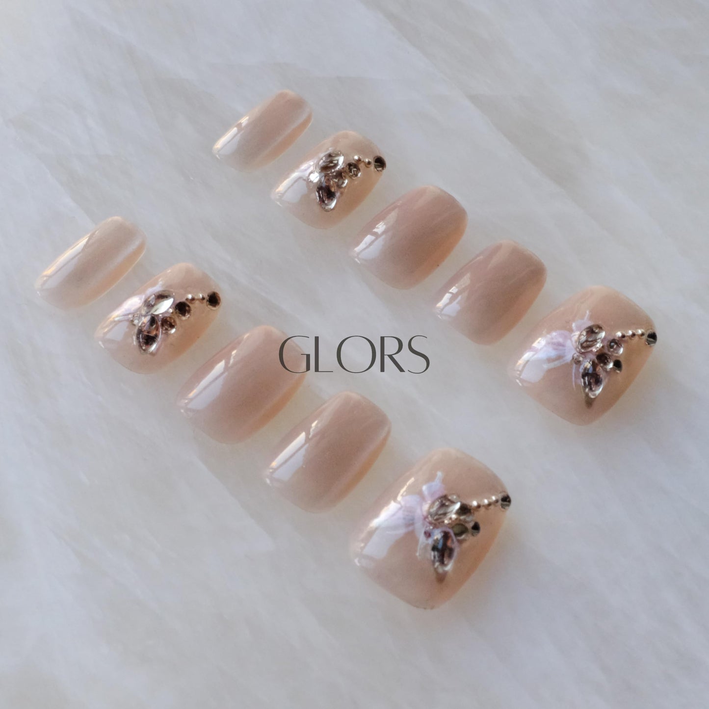 GLORS Purely Handmade Short Press On Nails – SCSbutterfly Butterfly Cat-Eye Art, Short Square, 10 Pieces
