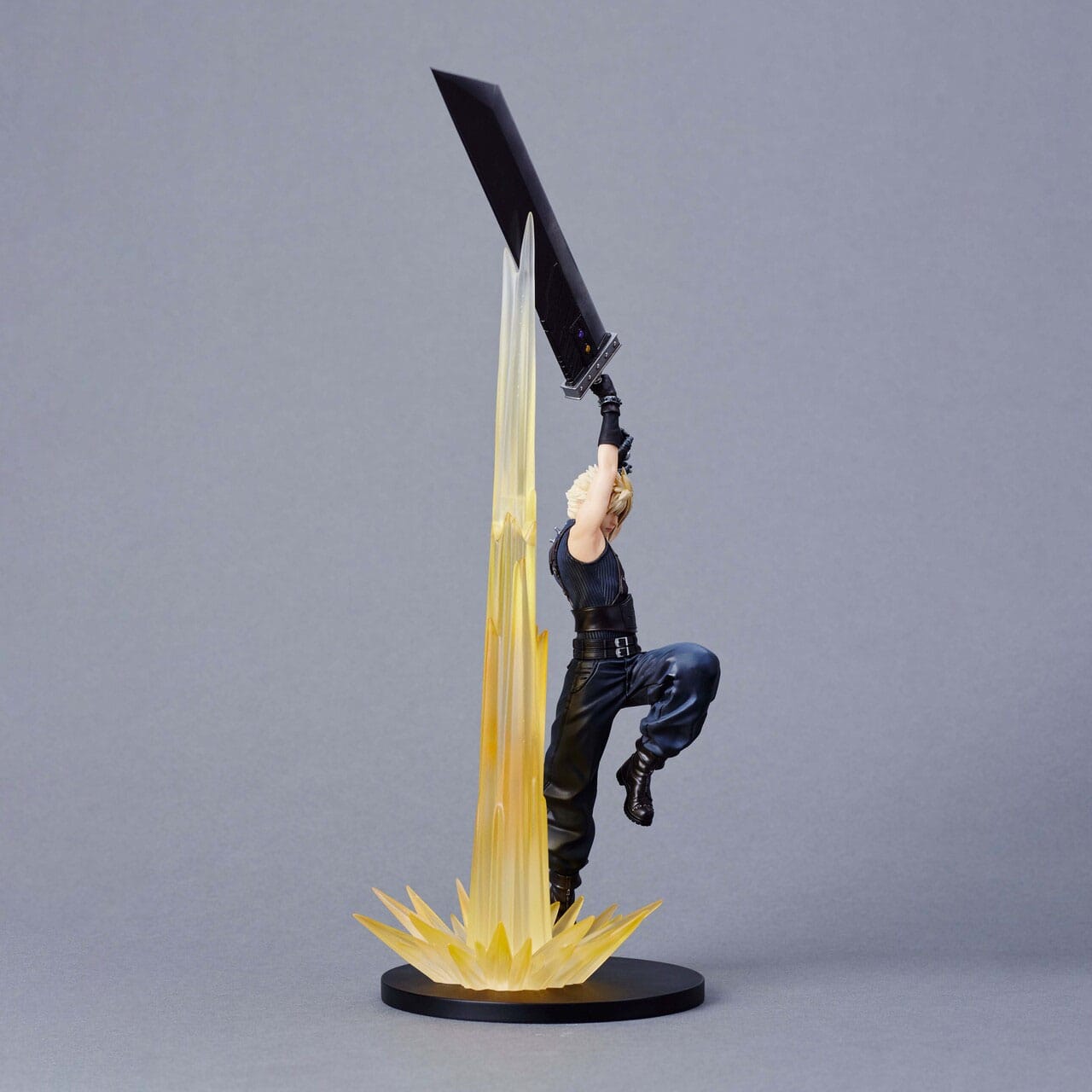 Final Fantasy VII Rebirth PVC Figure - Cloud Strife 30cm