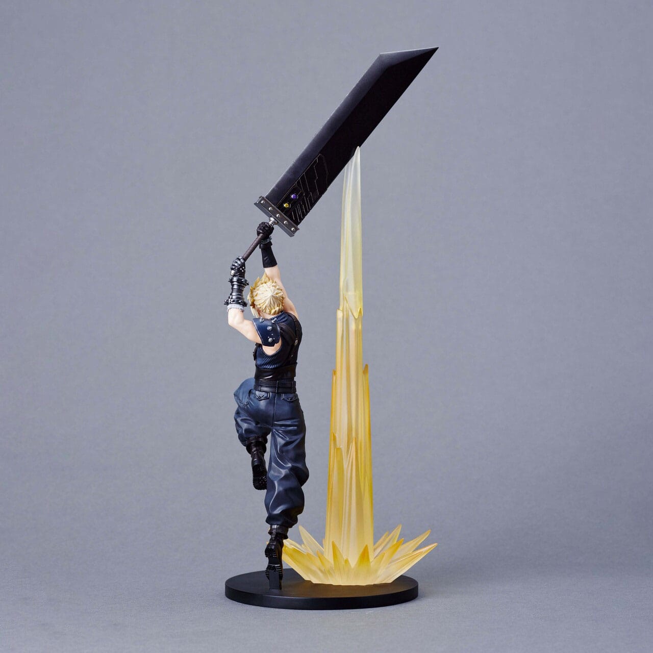 Final Fantasy VII Rebirth PVC Figure - Cloud Strife 30cm