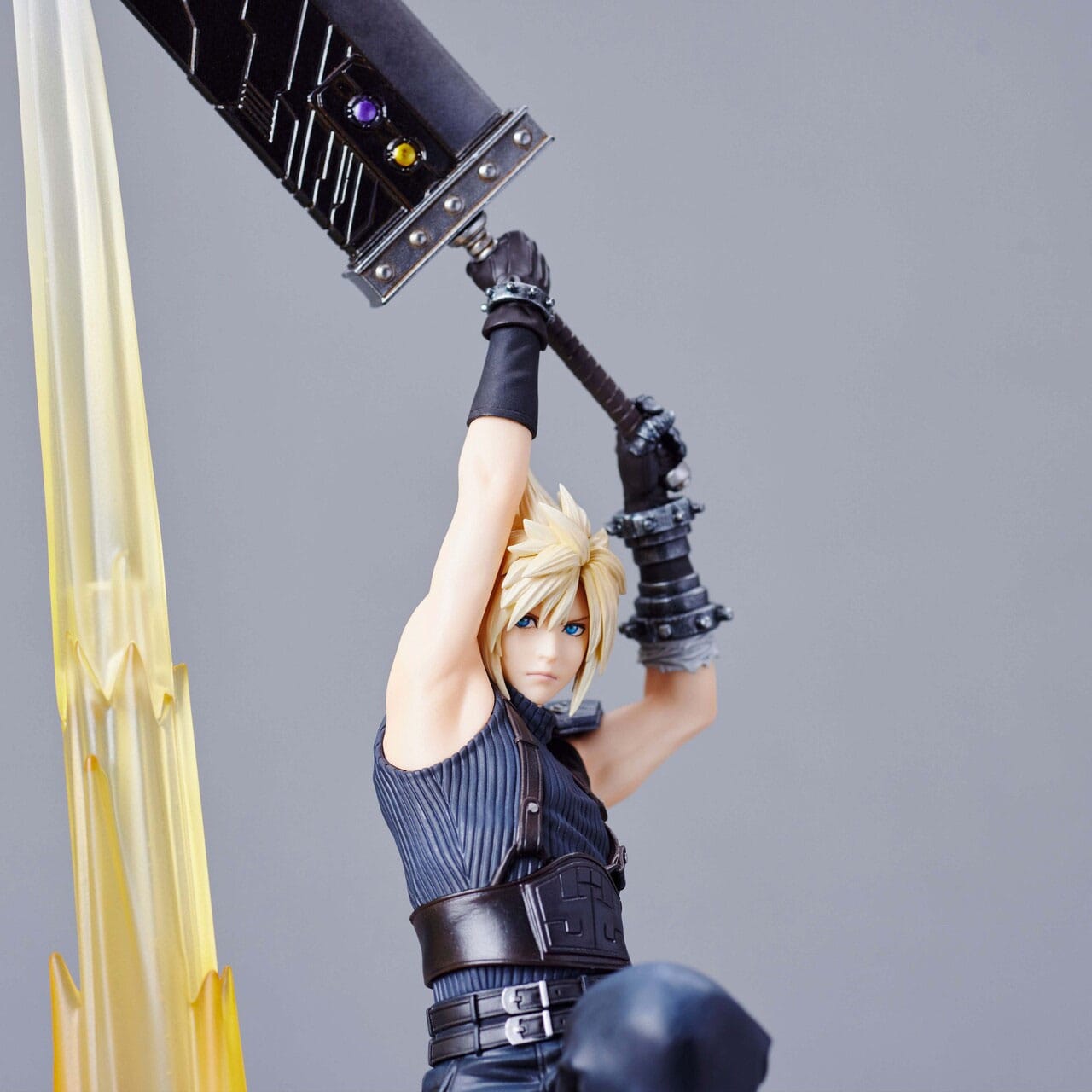 Final Fantasy VII Rebirth PVC Figure - Cloud Strife 30cm