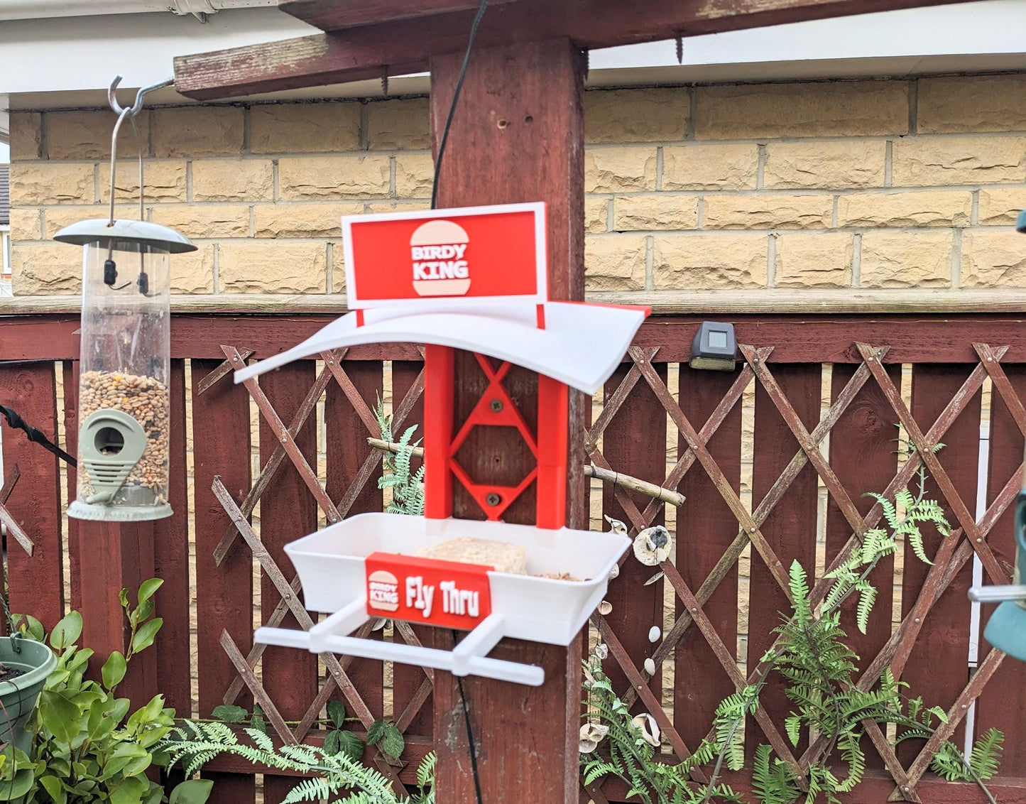 Birdy king Garden Bird Feeding Station - Garden bird seed feeder - quirky outdoor Decor - Wild Bird Food table - sparrow blue tit blackbird