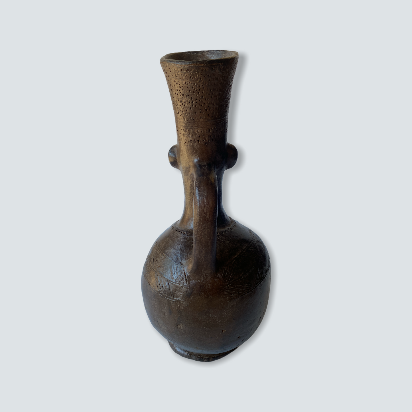 Mangbetu figural clay pot