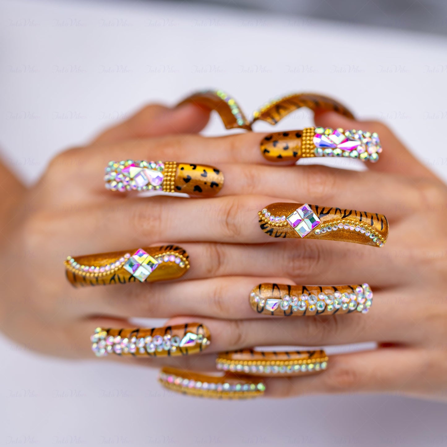 IntoVibes Leopard Cat Eye Press On Nails – Curved Tips, Gold Metallic, 3D AB Crystals (M)