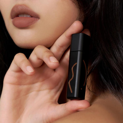JAVIN DE SEOUL Wink Lip Shade Primer - All-Day Top Coat, Smudge-Proof Semi-Matte Lip Primer (04 Deep Mahogany)