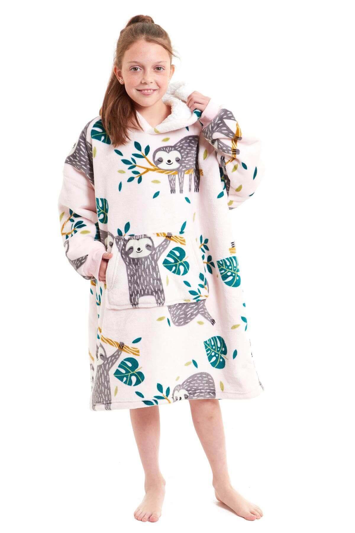 Kids Oversized Hooded Fleece Blanket with Reversible Sherpa Double Pocket Ultra-Soft Cozy Wearable Blanket for Lounging and Outdoor Ages 8-15 by Daisy Dreamer